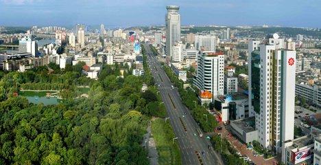 綿陽開發(fā)區(qū):著力項目投資拉動推進(jìn)產(chǎn)業(yè)快速發(fā)展