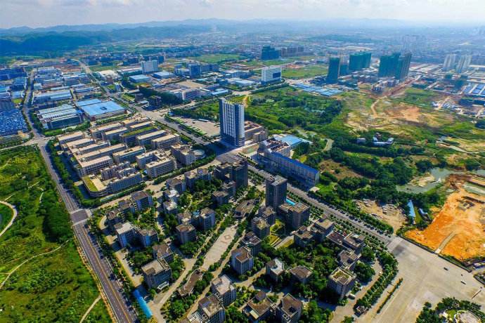 南寧高新區(qū)國稅局高效“放管服”推動(dòng)高新產(chǎn)業(yè)蓬勃發(fā)展